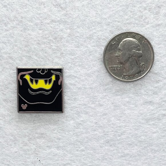 🔮 5/$25 Disney Smiling Villains Fantasia Chernabog Pin - Picture 2 of 3